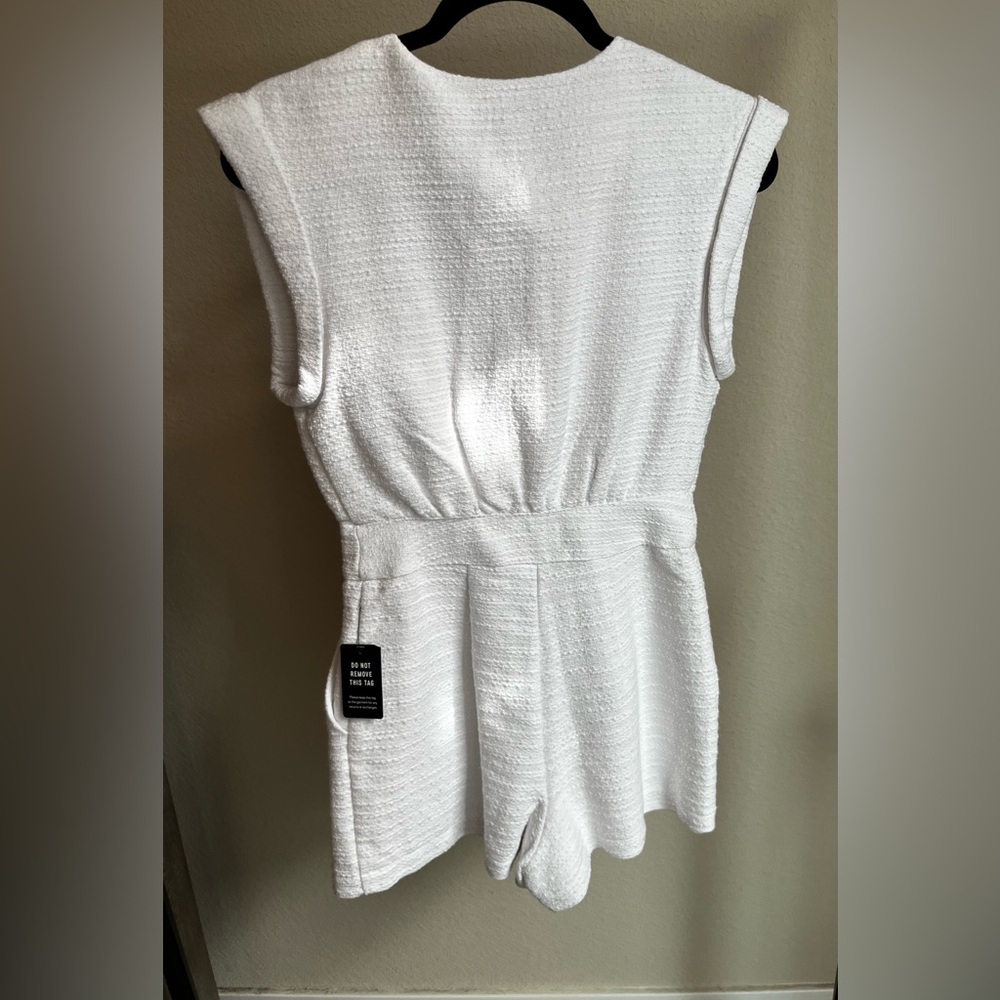 Express Textured White Button-Up Top - Picture 6 of 7